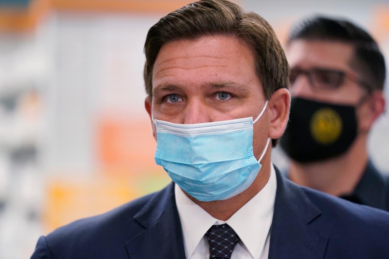 DeSantis ataca a Youtube luego que retirara un video en el que aparentemente desinformaba sobre el coronavirus 