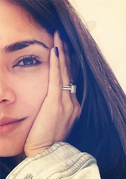 Aún sin maquillaje es una mujer despampanante y segura de sí misma.