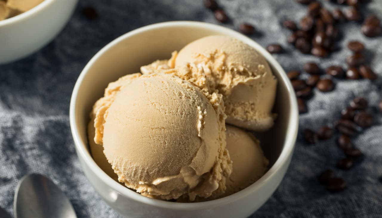 Sorvete de café é sobremesa fácil que leva apenas 4 ingredientes: veja o passo a passo 