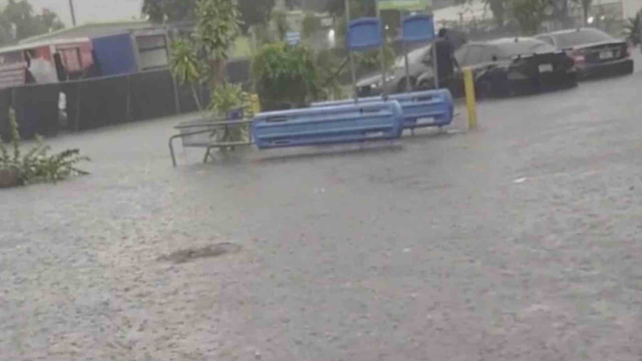 Inundación afecta a United Against Poverty en Orlando: se inicia limpieza