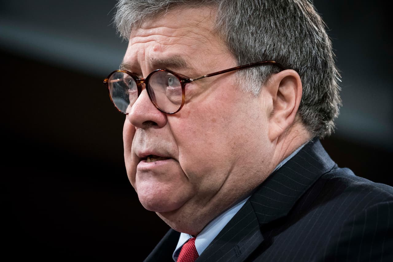 Más de 1,100 exfuncionarios del Departamento de Justicia piden la renuncia de William Barr
