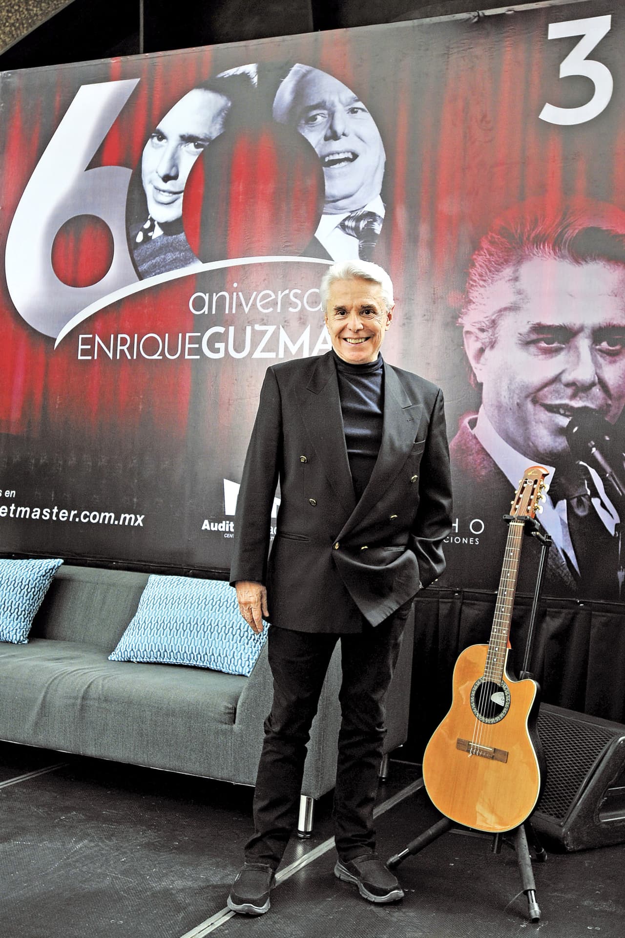 La noche del jueves 10 de octubre, Enrique Guzmán ofreció un concierto en la Ciudad de México en donde interpretó algunos de sus éxitos, pero uno fue muy especial porque, en su momento, lo hizo a dueto con José José.