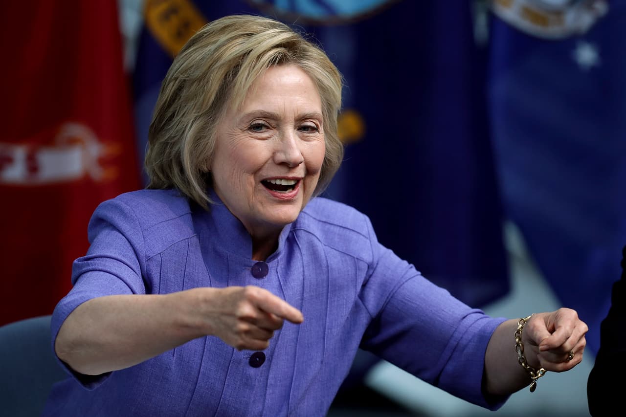 Resolución #4: Voy a recuperar esa pieza de tono pastel en lila (o rosa, naranaja o azul) convencida de que los tonos cálidos son un mandato en esta temporada y le va bien a todas las edades y tonos de pelo.