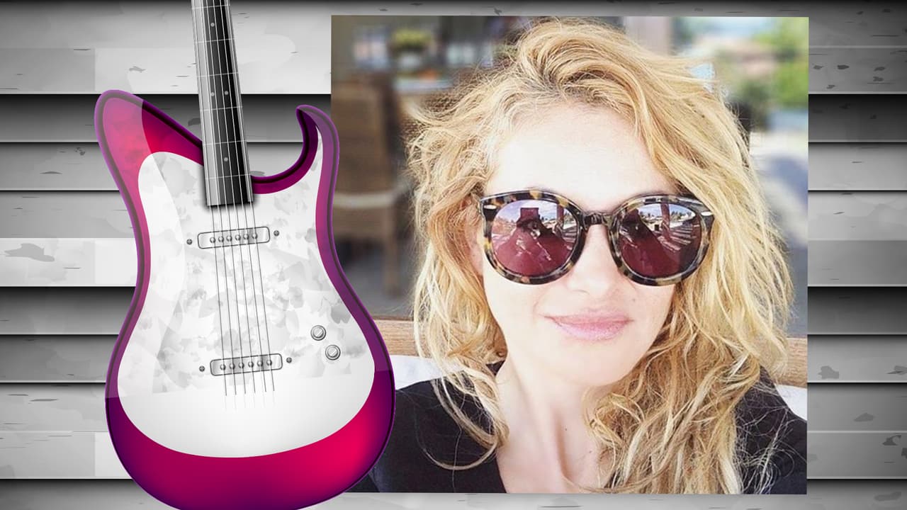 No sabemos exactamente por qué, pero a Pau le encantan los lentes de sol. Quizás no necesitamos ninguna razón pues sencillamente son un accesorio muy cool. La Pau tiene varios y aquí te mostramos algunos de ellos.