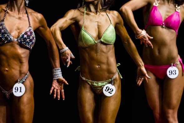En la rama femenil, las categorías son las chicas de 160 cm o menos, 165 cm o menor, y mayor a 165 cm.