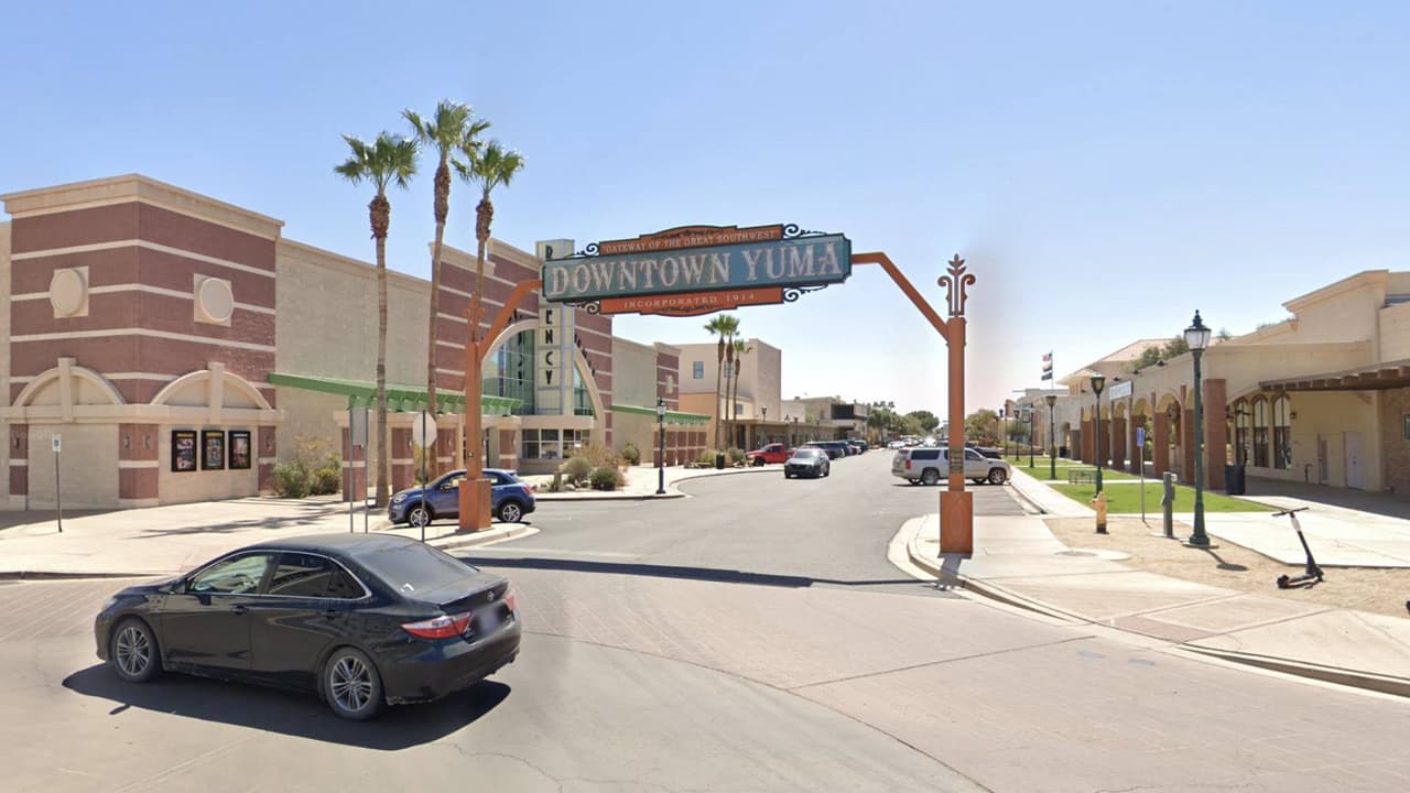 <b>1. Yuma</b>
<br>Yuma ocupa el puesto número uno en la lista con un precio medio de venta de una vivienda de $299,500 y el alquiler promedio de un apartamento de 1 dormitorio es de $995. Tiene alrededor de 95.500 residentes viviendo en esta ciudad de tamaño mediano y el ingreso promedio por año es de $52,183.