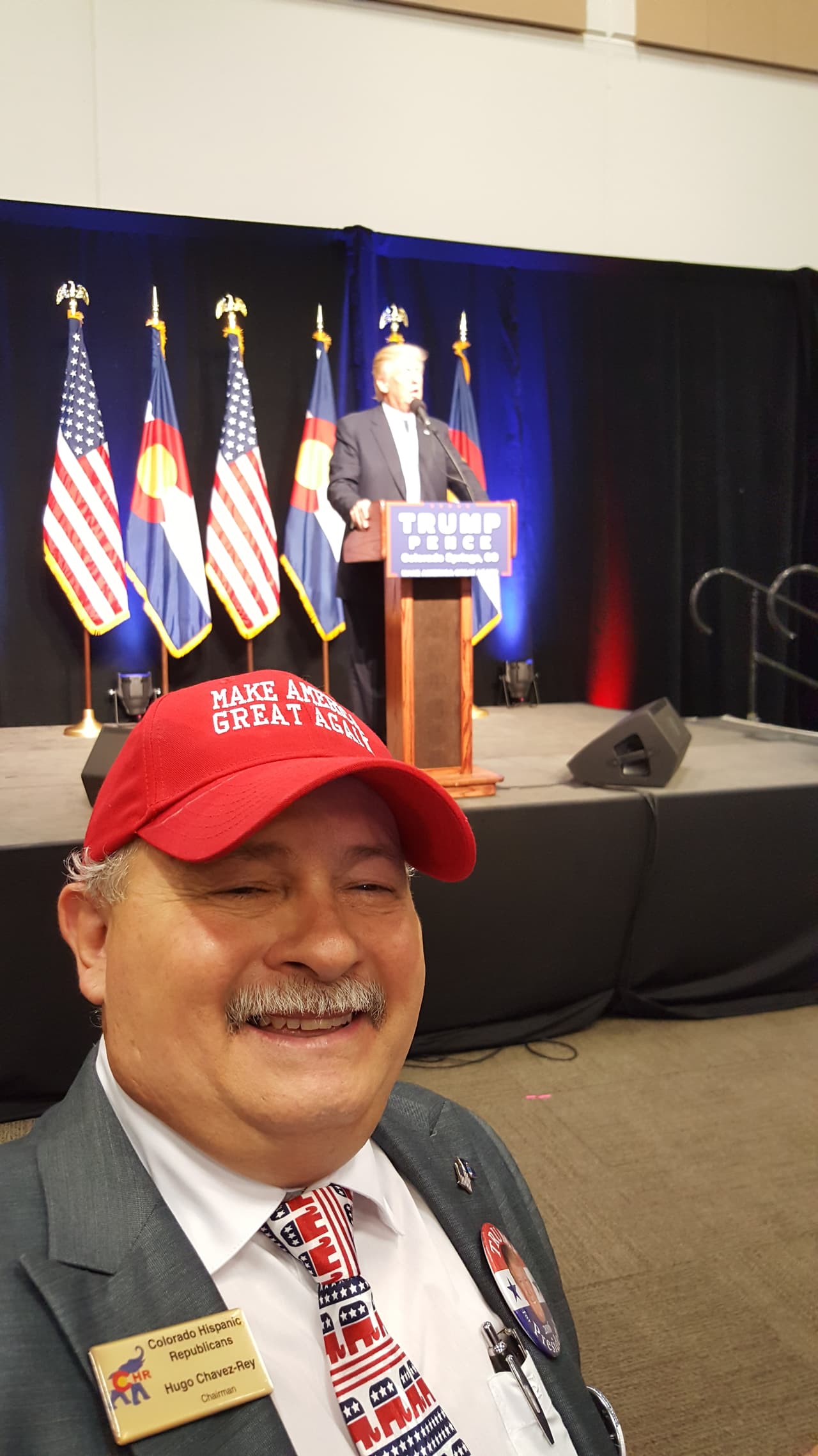 Hugo Chávez en un mitin de Trump en Colorado Springs.