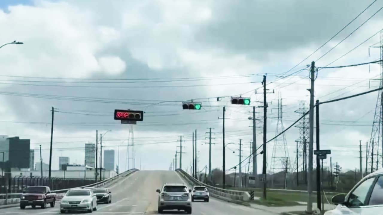 La gasolina sube en Houston: consejos de un mecánico para ahorrar combustible en nuestros autos