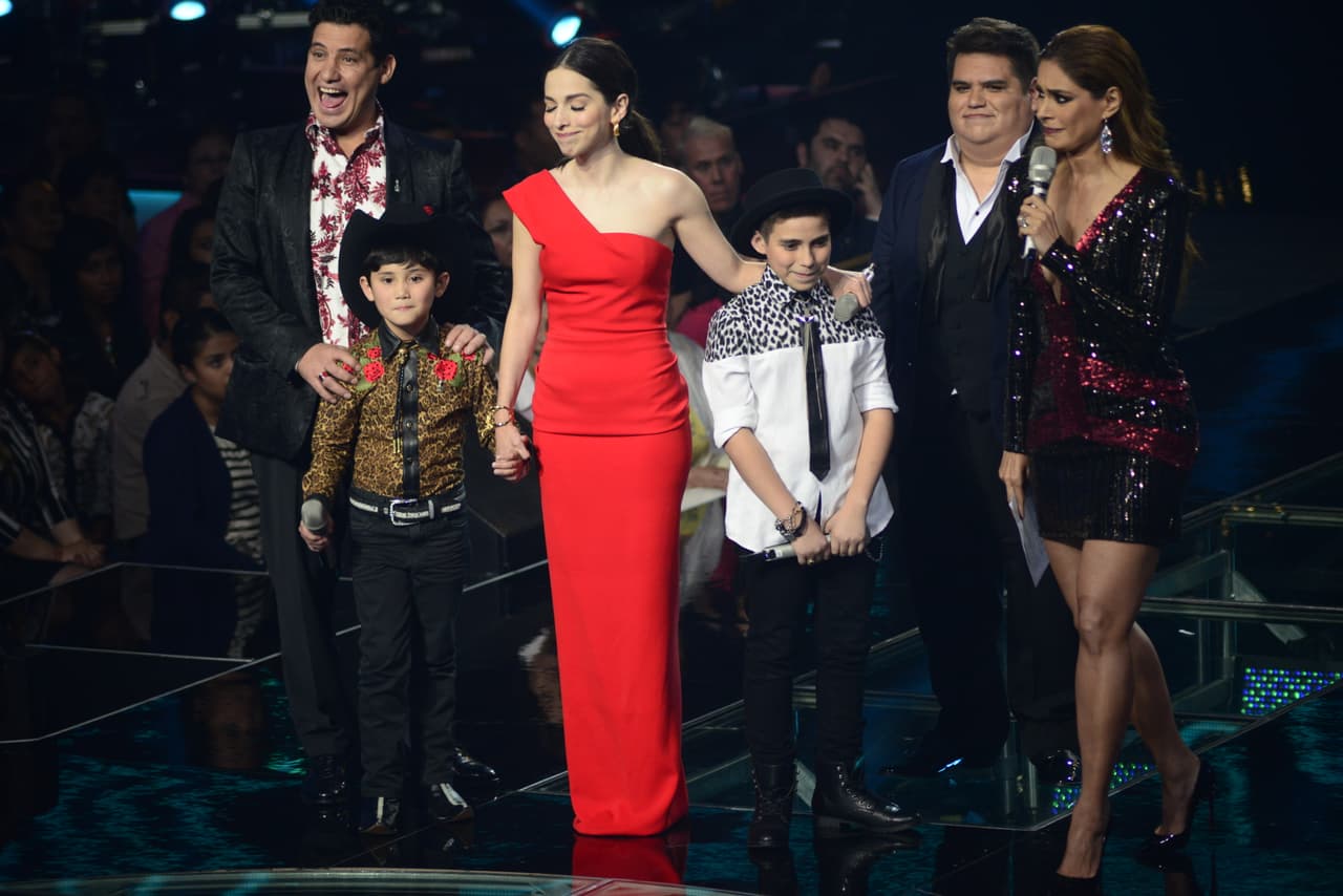 Esta ocasión los capitanes tuvieron que cantar con los papás y en la segunda etapa los hijos lo hicieron de manera individual para poder elevar la puntuación. Hubo doble eliminación y los Valdés dijeron adiós. Paty Cantú pasó por lo mismo que María León y sus dos familias se enfrentaron, quedando fuera los Tijerina.