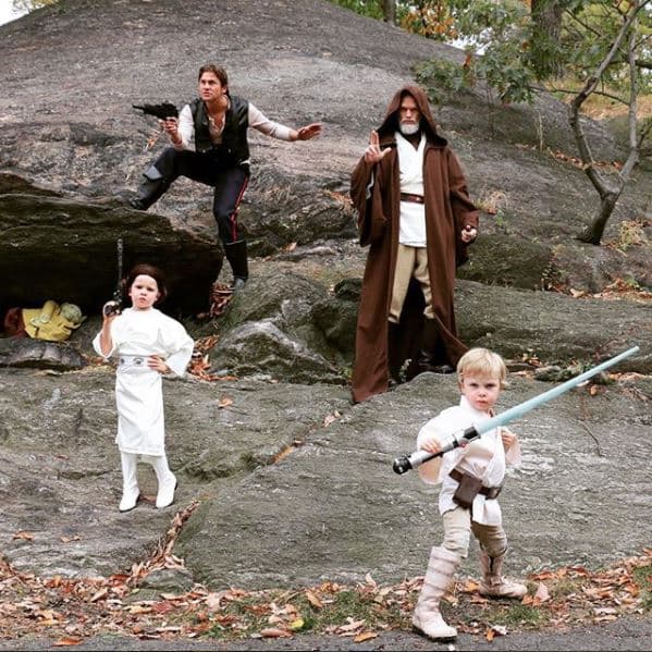 Otra de las celebridades de esta lista es Neil Patrick Harris, quien junto con su esposo David Burtka y sus hijos Gideon y Harper, eligieron el tema de 'Star Wars' para sus disfraces de Halloween en 2015.