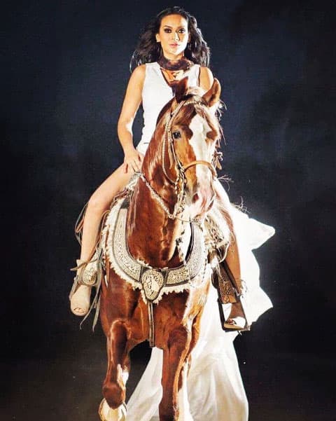 Está preparando el lanzamiento de su primera producción discográfica y también un espectáculo de jaripeo para continuar con el legado de Joan Sebastian.