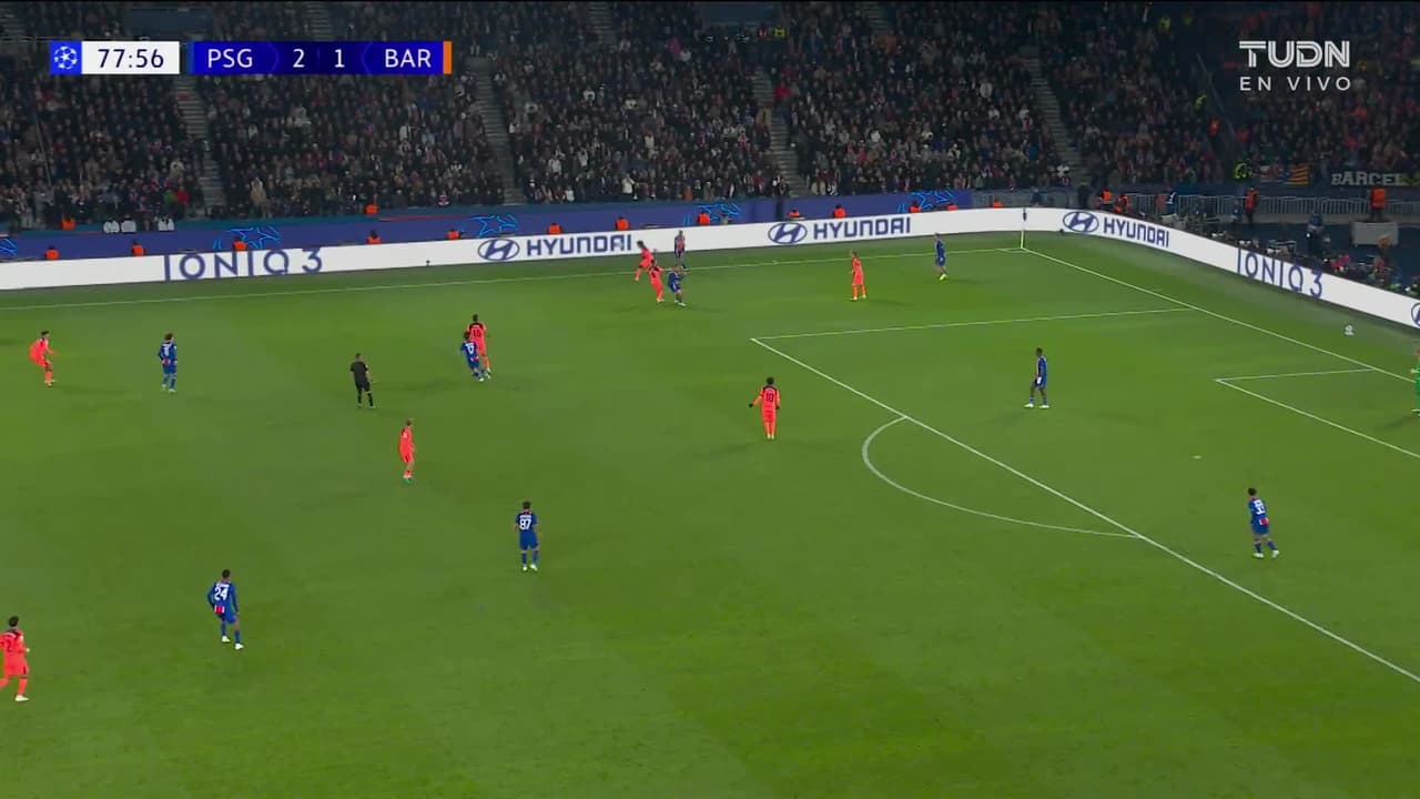 ¡GOL!  anota para FC Barcelona. Lamine Yamal