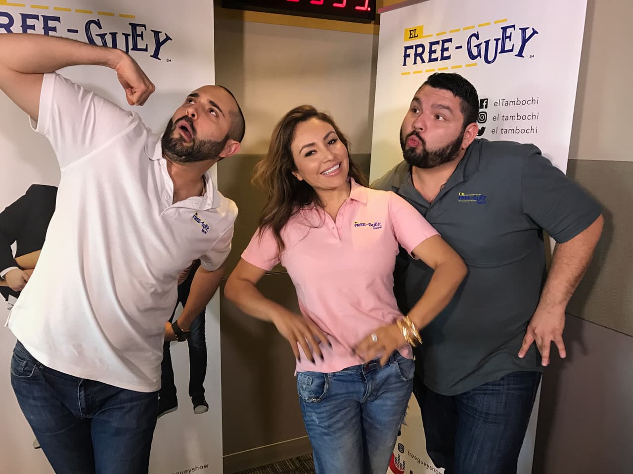 La Bronca en medio de dos locos.