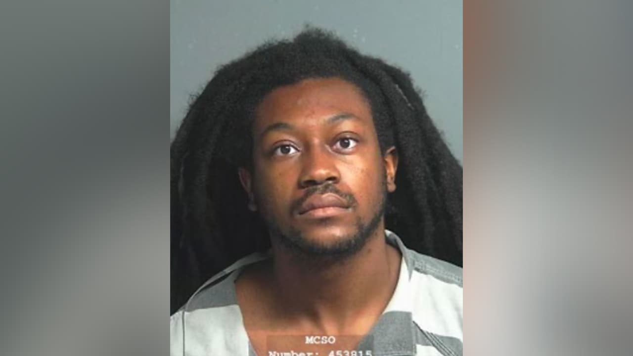 Elijah Charles Lewis, de 24 años, de Houston, Texas.