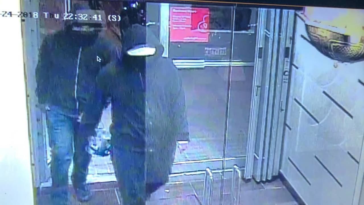 Policía de Canadá reporta múltiples heridos en un restaurante en suburbio de Toronto tras estallido de una bomba