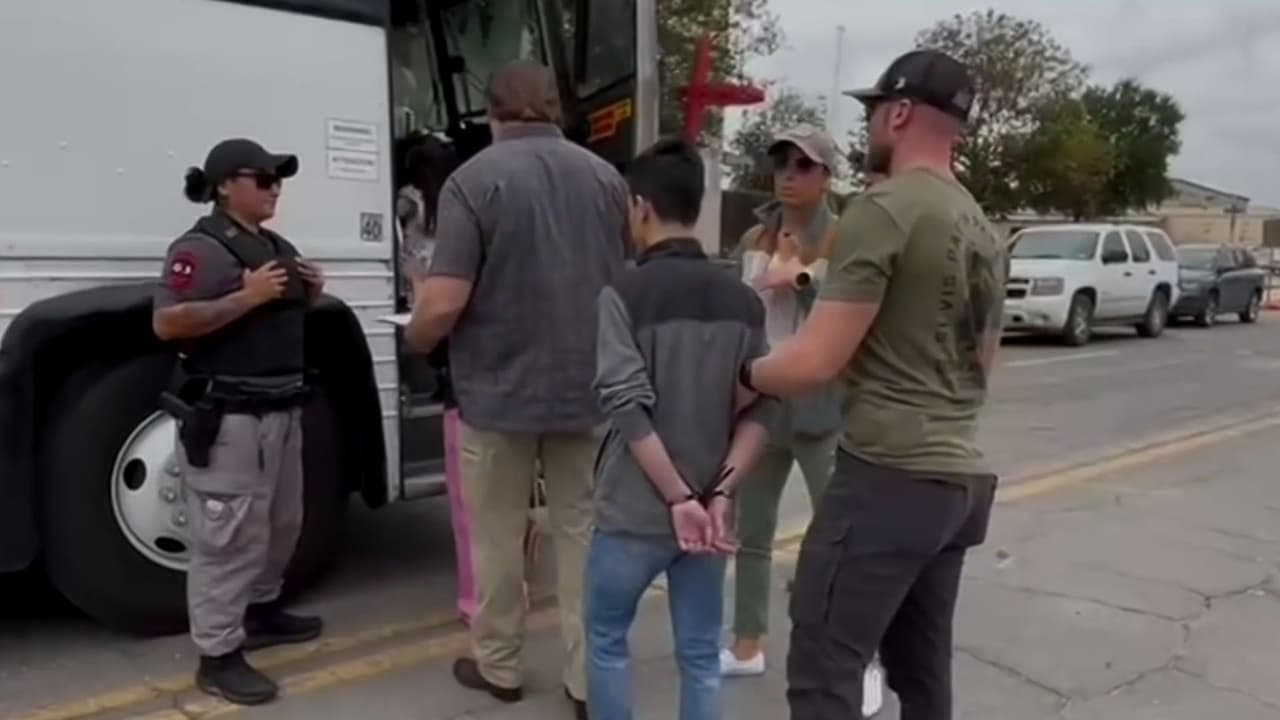 Miles de niños en EEUU viven sin sus padres tras deportaciones