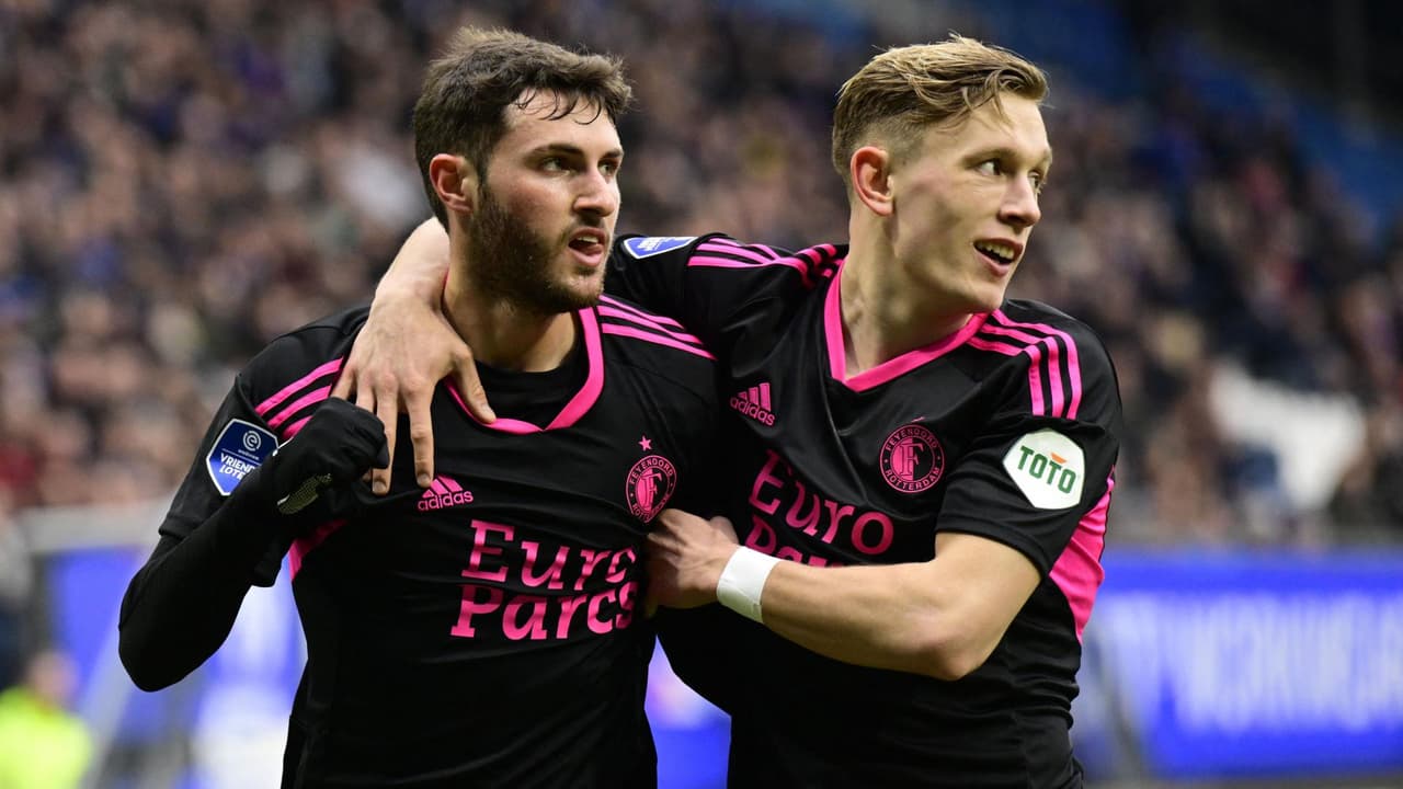 Santiago Giménez: En Países Bajos lanzan apuesta por el mexicano