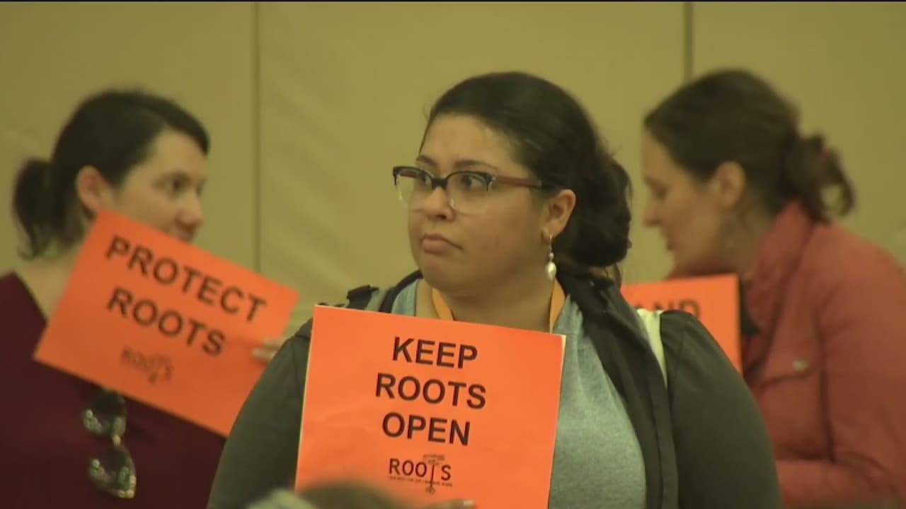Distrito Escolar de Oakland aprueba el cierre de la escuela Roots International Academy