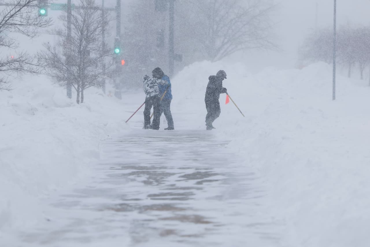 Tormentas dejan al menos tres personas muertas en EEUU y miles sufren temperaturas bajo cero