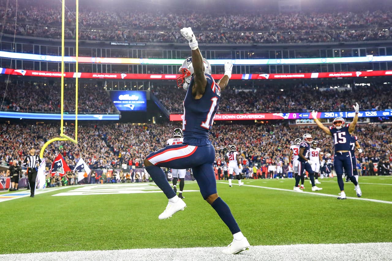 Brandin Cooks: Líder por aire de los Patriots. Con 637 yardas en 39 pases completos tiene un espectacular promedio de 16. 3 yardas por recepción.