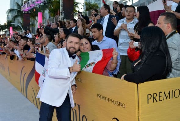 ¿A quién no le gusta un 'selfie'? Y es que están de moda. Mira estas que los artistas se tomaron en la alfombra de Premio Lo Nuestro 2014.