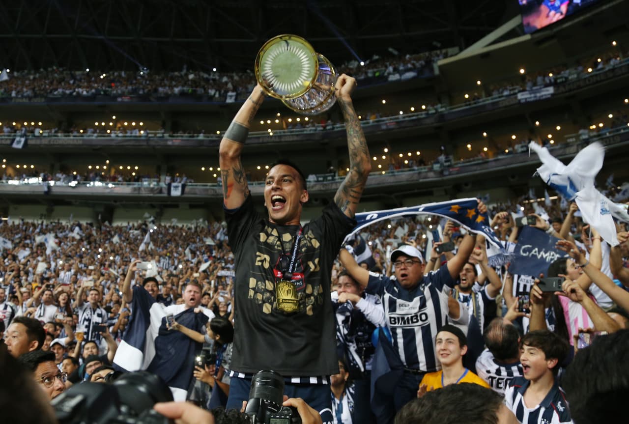 Así se vivieron los festejos de los Rayados del Monterrey tras imponerse en la Final de la Liga Campeones a los Tigres de la UANL en el Estadio BBVA.