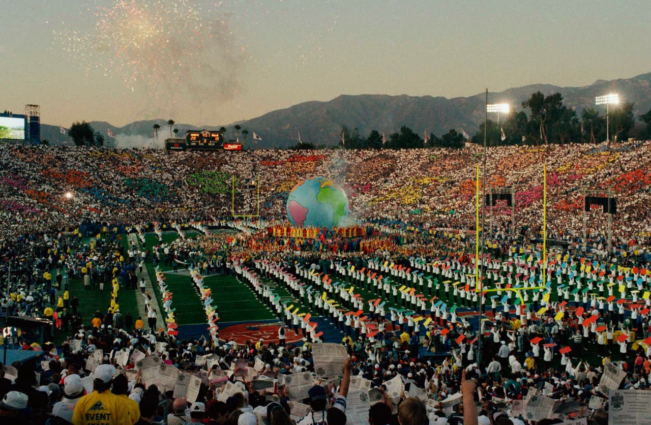 MJ interpretó algunos de sus éxitos como 'Billie Jean' y 'Black or White'. Su show de medio tiempo fue más visto que el mismo partido.