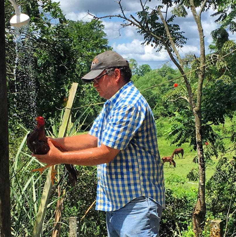 "Este es el legado del Criadero Indiana que 
<b>empezó hace mucho con mi papá </b>y ahora sigue con Xavier Carrera. Vamos por más trofeos. Matador", se lee.