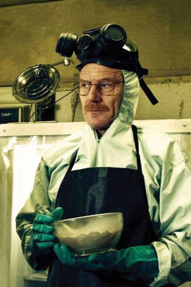 El señor White se rehusaba a hacer algunas cosas para crecer su negocio y ganar respeto como matar personas, engañar y robar. Su transformación a villano es una de las más espectaculares, pues, aunque parece tener un corazón de piedra, logra demostrar que quiere a su familia y darlo todo por ella, sin importar que eso signifique lo terminen siendo odiado.