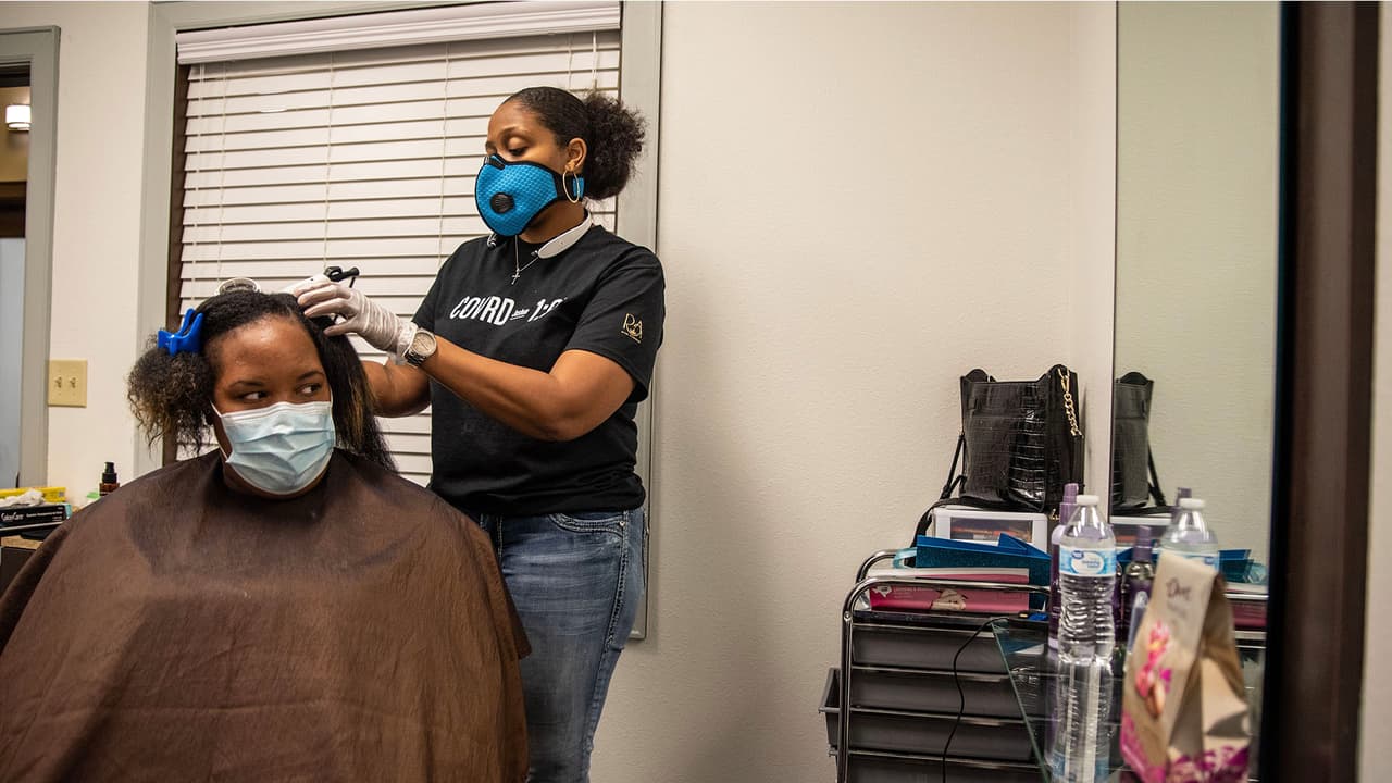 Se espera otros negocios como los gimnasios abran el próximo 18 de mayo.