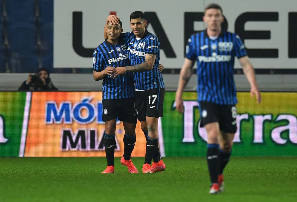 Duván Zapata, Robin Gosens, Luis Muriel y Cristian Romero fueron los encargados de anotar en la victoria 4-2 del Atalanta sobre el Napoli. Atalanta se mantiene en la tercer posición de manera momentánea y el Napoli se queda en la séptima posición, aunque tienen un partido pendiente por jugar.