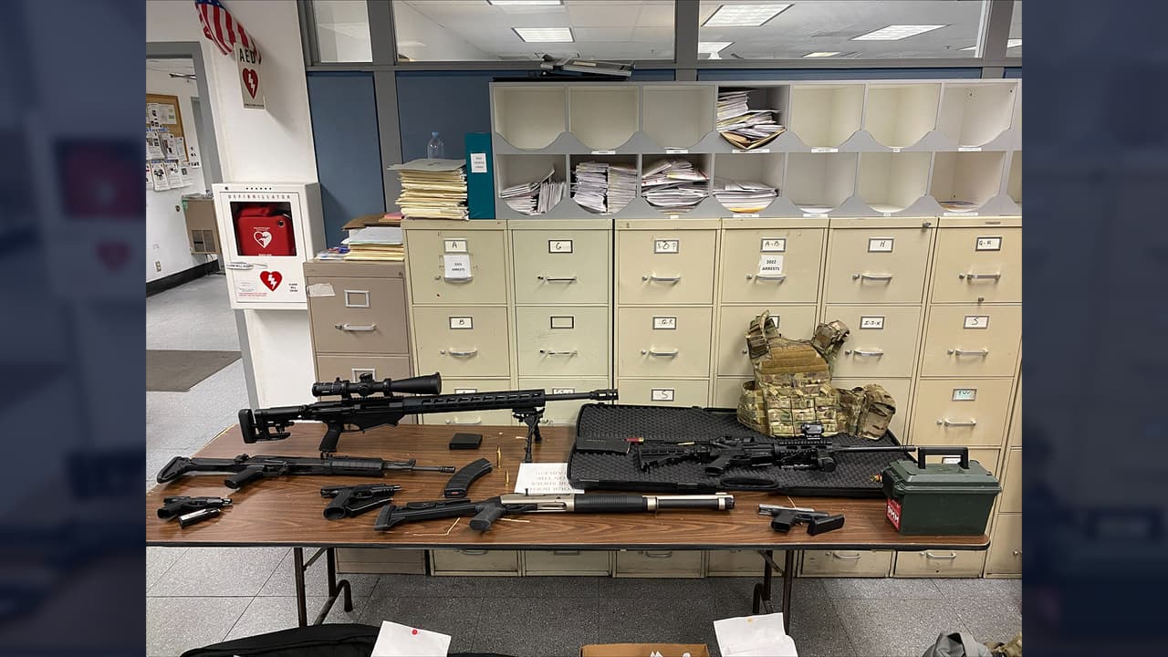 Evitan presunto tiroteo masivo en Hollywood; policía encuentra armas de alto poder en vivienda de sospechoso