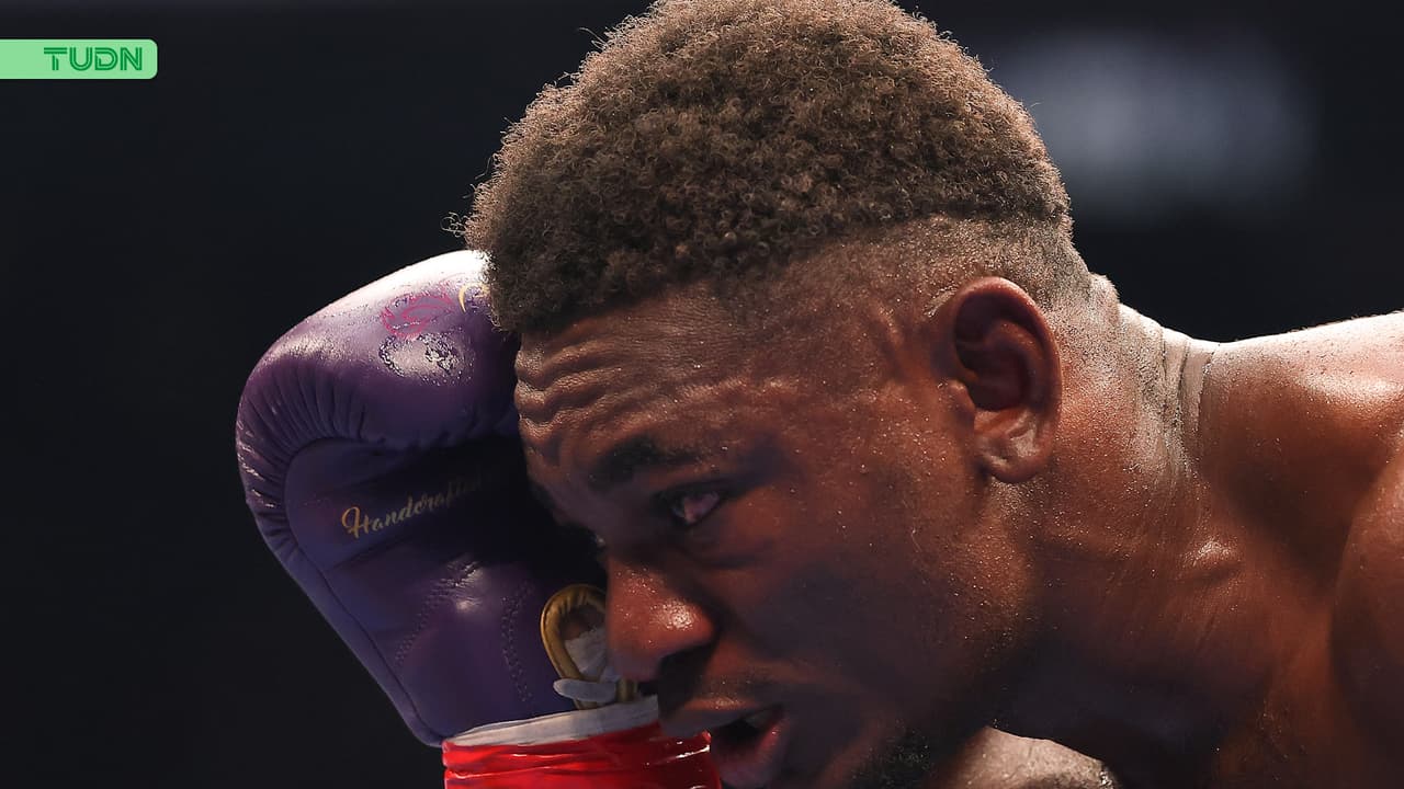Mbilli, próximo rival del Canelo, ve a Saúl Álvarez "en decadencia"