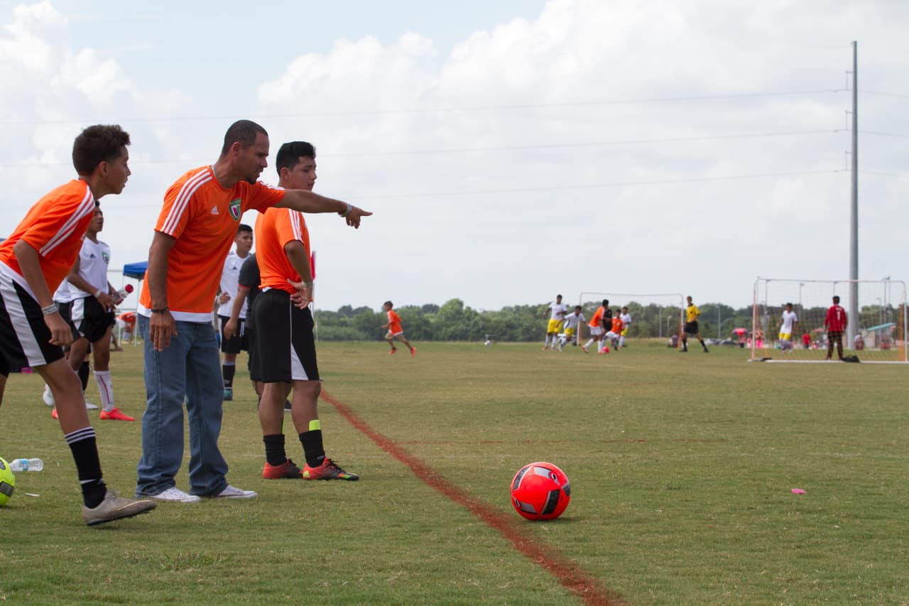Cientos de personas se divirtieron en la edición 2016 de Copa Univision Austin, un evento que reúne a la comunidad y a los amantes del futbol soccer.