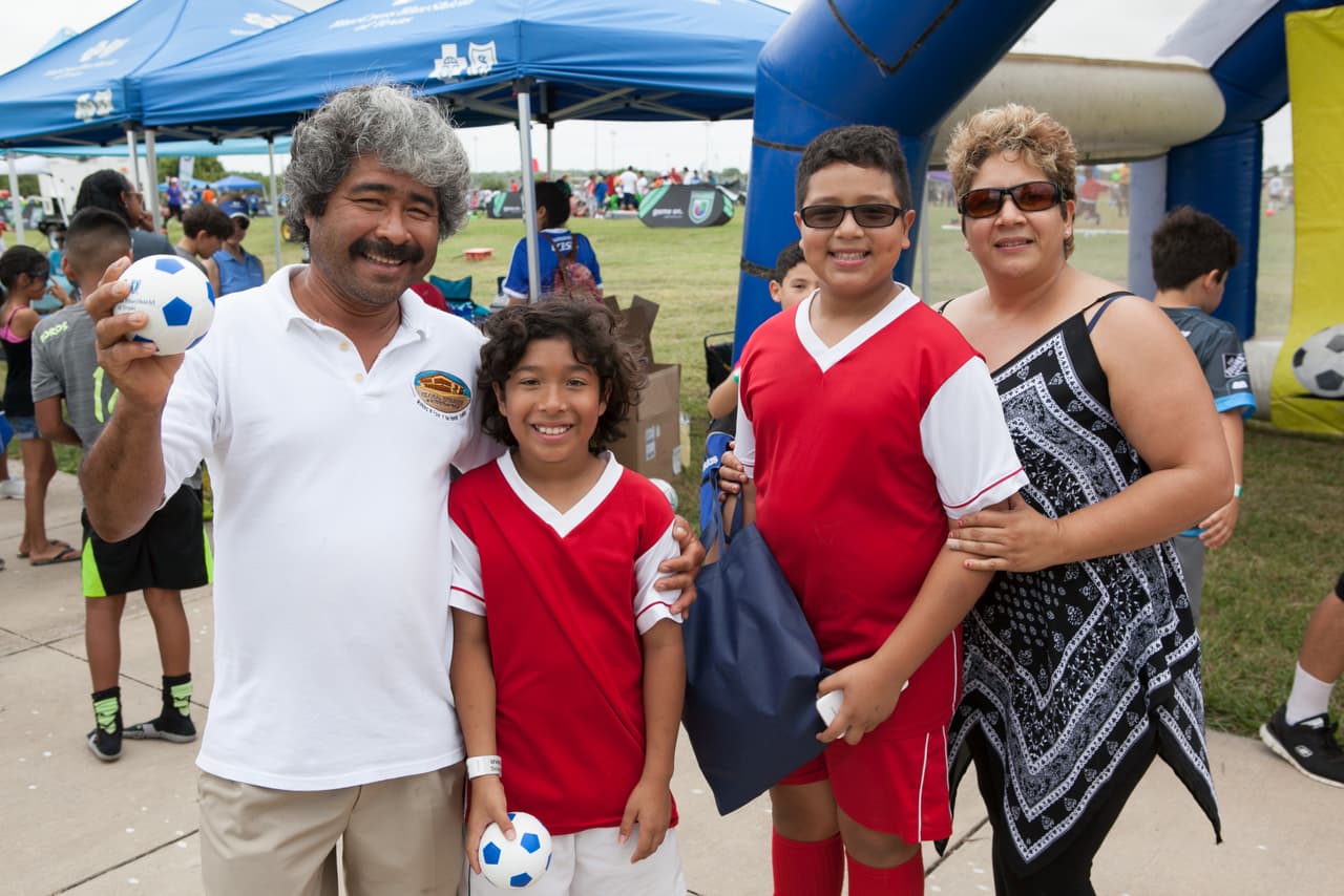 Cientos de personas se divirtieron en la edición 2016 de Copa Univision Austin, un evento que reúne a la comunidad y a los amantes del futbol soccer.