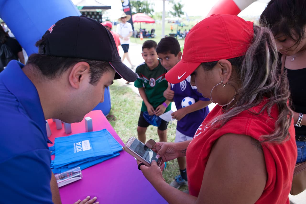 Cientos de personas se divirtieron en la edición 2016 de Copa Univision Austin, un evento que reúne a la comunidad y a los amantes del futbol soccer.