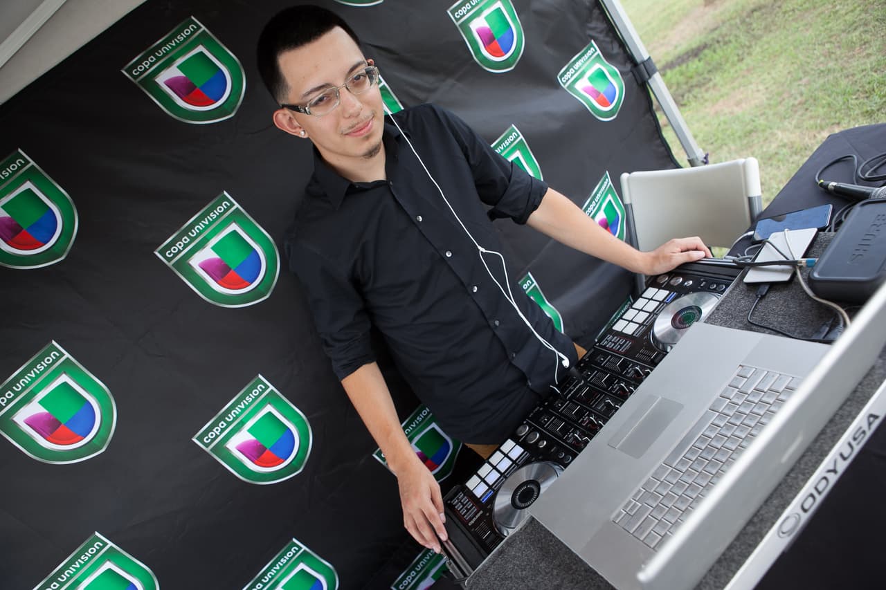 Cientos de personas se divirtieron en la edición 2016 de Copa Univision Austin, un evento que reúne a la comunidad y a los amantes del futbol soccer.