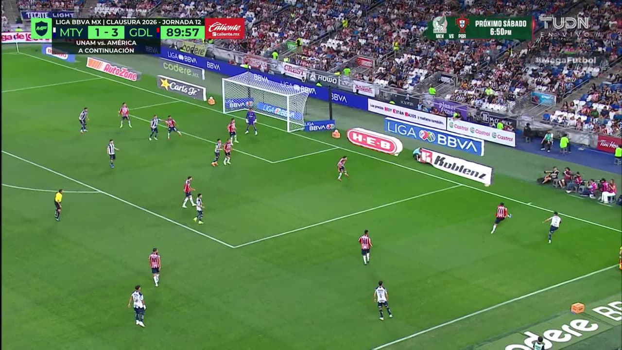 ¡TIRO ATAJADO! disparo por Uros Djurdjevic.