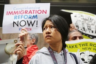 De los 11 millones de indocumentados que viven en Estados Unidos, unos 5 millones se beneficiarían de la acción ejecutiva que el presidente Barack Obama anunció el 20 de noviembre de 2014.