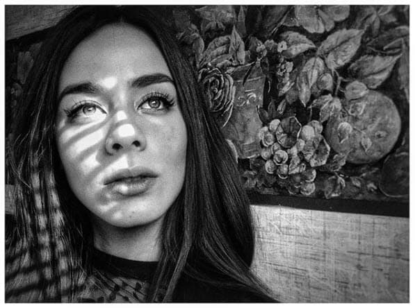 Cuando comenzaron las grabaciones de este proyecto 
<b><a href="https://www.univision.com/novelas/enamorandome-de-ramon/alfredo-gatica-anuncia-su-ruptura-sentimental-con-esmeralda-pimentel">Esmeralda estaba en una relación</a></b>.