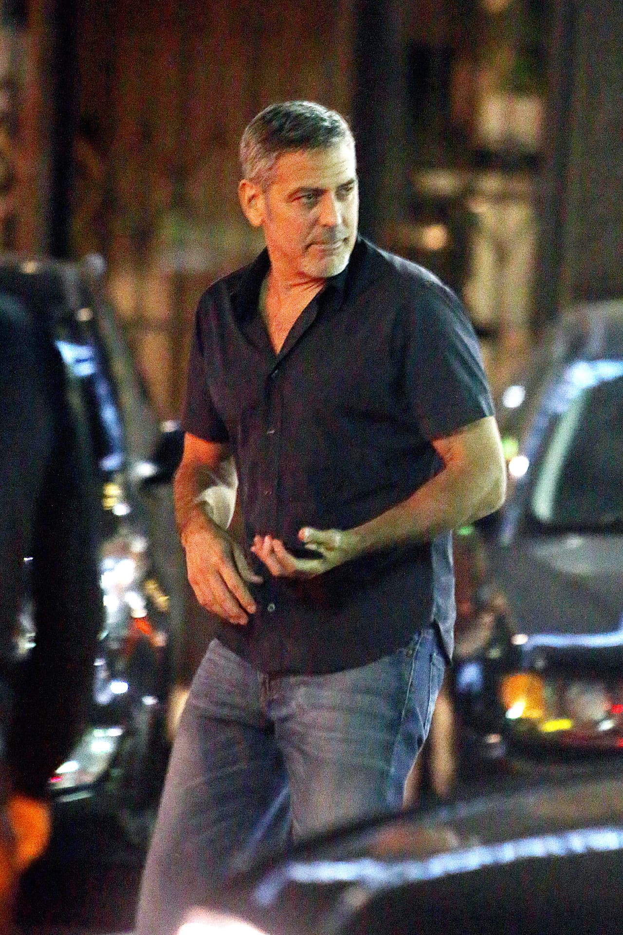 Se despidió de sus amiguitos.