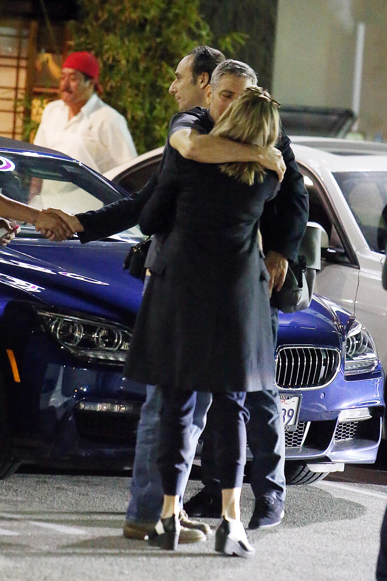 Y de repente, ¡Zaz! Se agarró a besos con esta rubia.