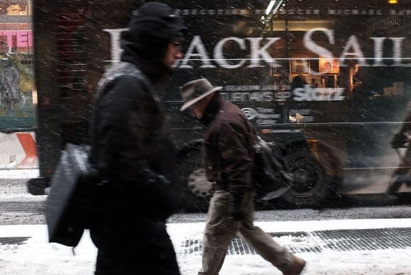 La ciudad que nunca duerme, hoy es azotada por una tormenta que no sólo la ha paralizado, sino que ha dejado a miles varados en aeropuertos nacionales e internacionales. Impresionantes las estampas de #NuevaYork el 26 de enero de 2015, una día para la historia de la 'Gran Manzana'