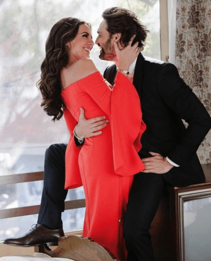 Así que tal parece que la relación de este par de tórtolos va viento en popa, ¿será que habrá boda en puerta?