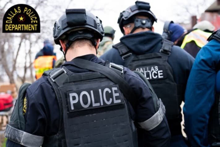 Muere una niña de 9 años que salió disparada de un auto por una aparente carrera ilegal de carros