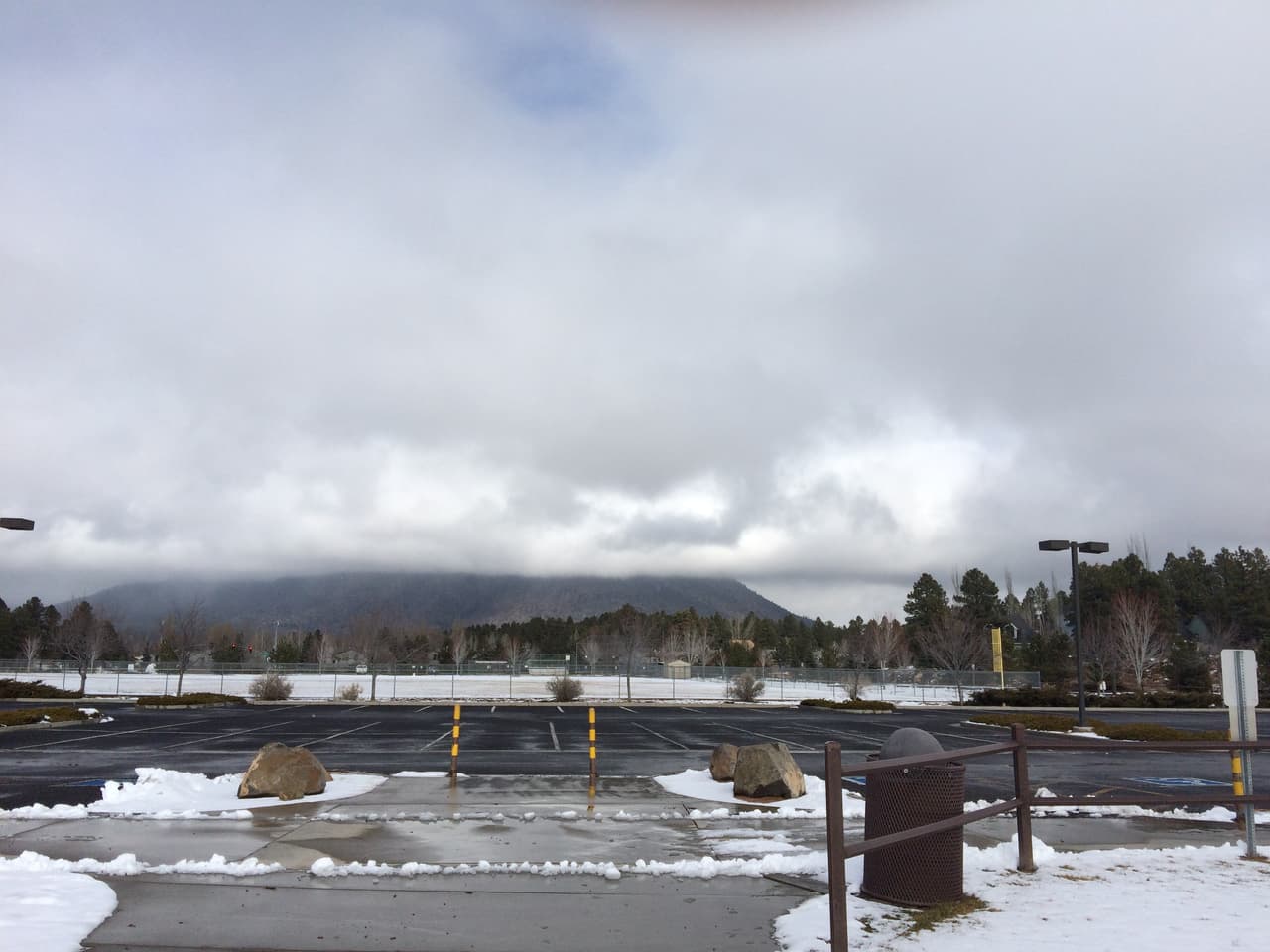 Las tormentas han dejado cubierto de nieve el norte de Arizona, desde Flagstaff hasta la zona de Monument Valley.!