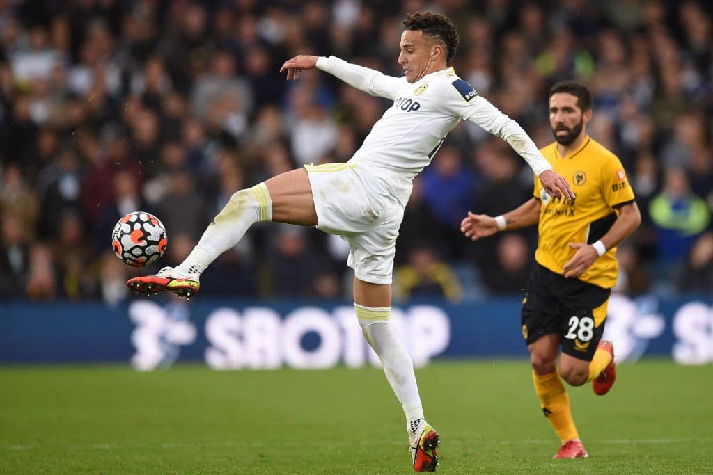 Rodrigo Moreno no desaprovecha el penal que le regalaron al inuti 90+4 y hace que el Leeds United y el Wolverhampton empaten 1-1 y dividan los puntos.