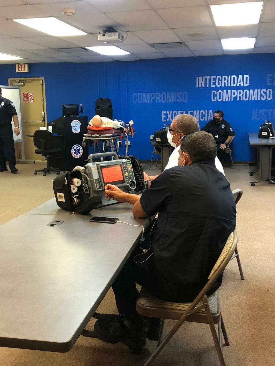 “Los equipos adquiridos con una inversión de $165,000, a un costo de $16,500 cada uno, ofrecen a los paramédicos un recurso adicional para realizar sus funciones y salvar vidas”, sostuvo el comisionado Guillermo Torruella.
<br>