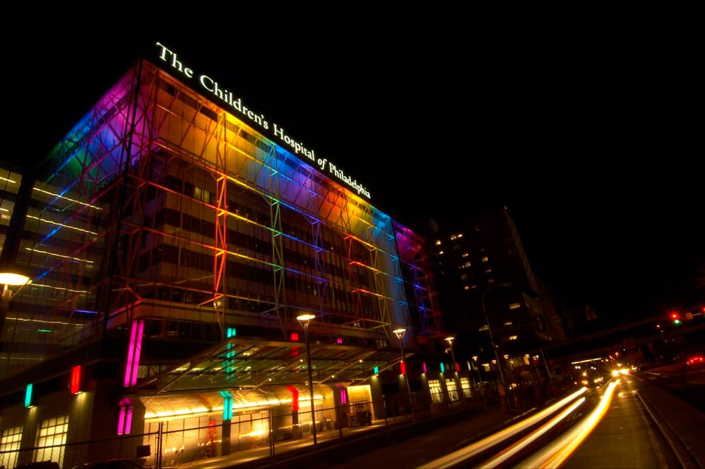 La pareja se acercó al Hospital Infantil de Filadelfia, uno de los pocos centros especializados en separación de siameses en Estados Unidos.