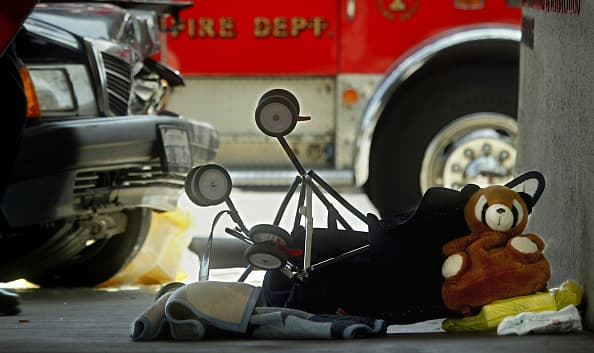 Muere bebé al ser arrollado en su carriola